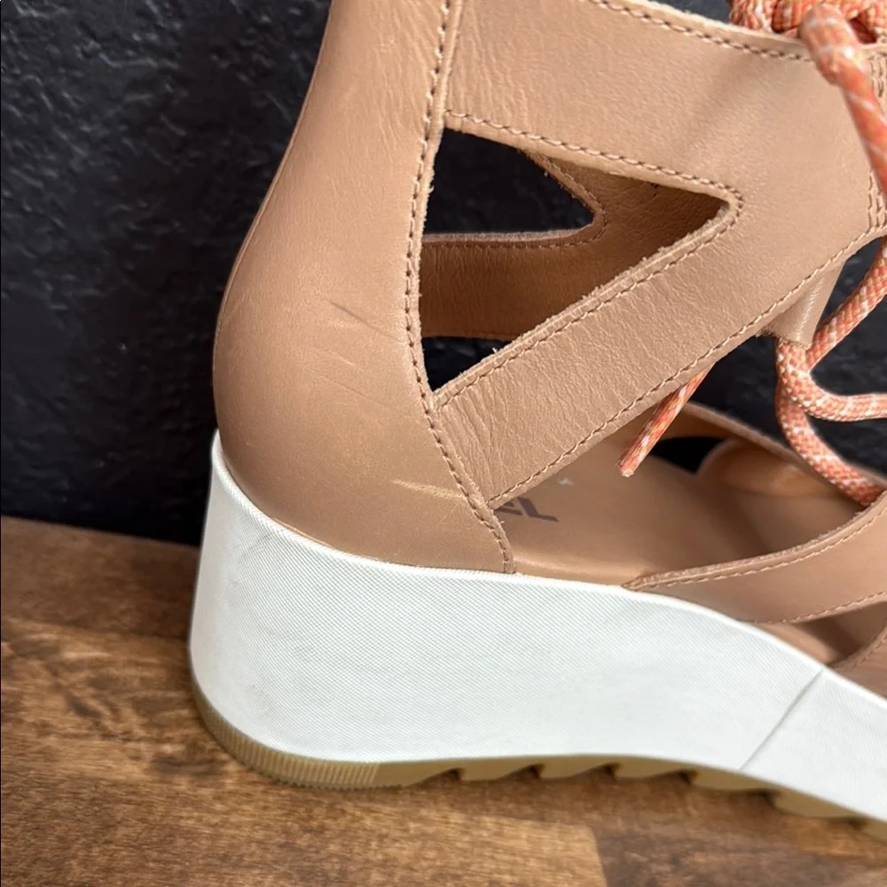Sorel Women's Tan and Pink Wedge Sandals Size 8.5 - Picture 6 of 10